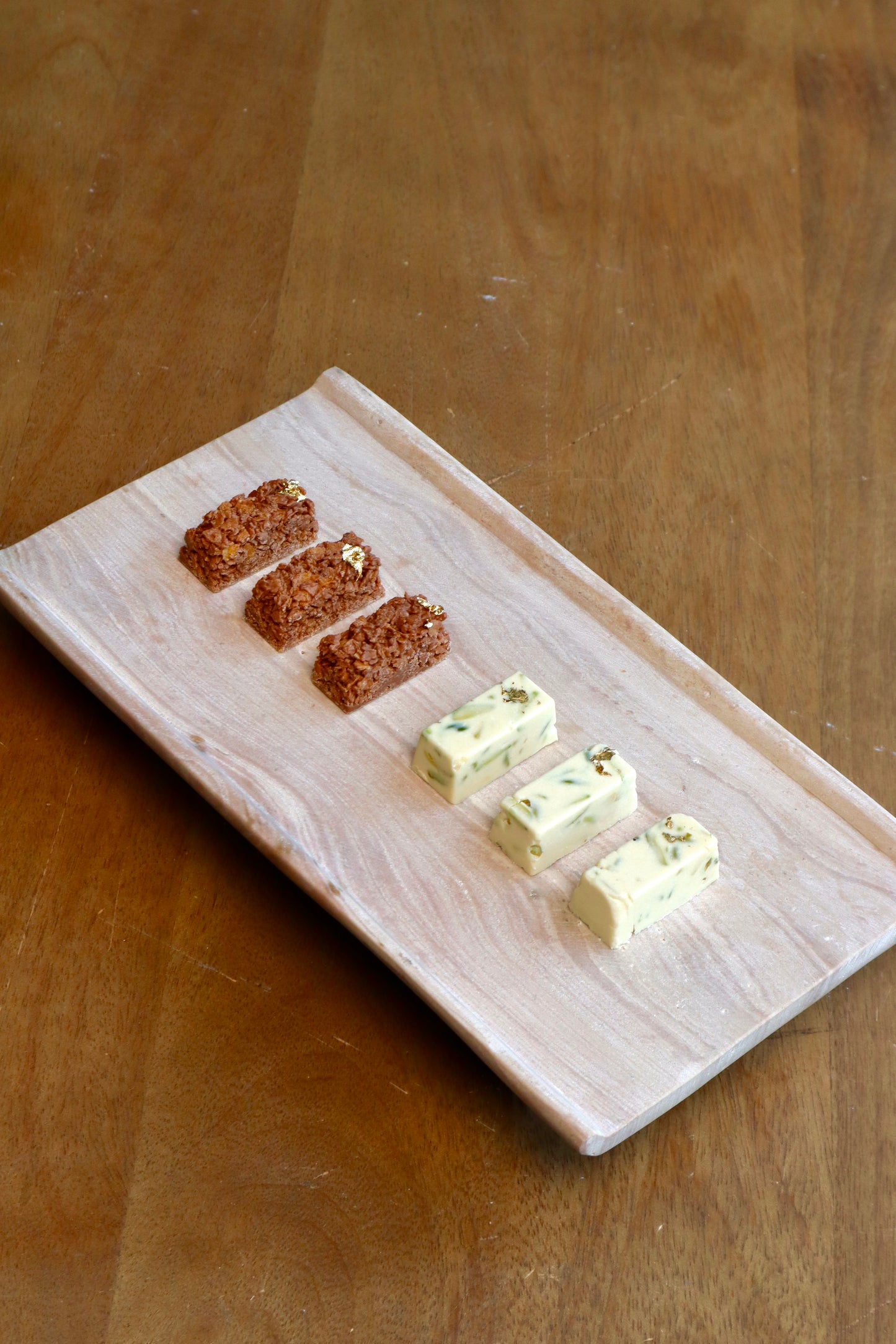 Rahash Pistachio & Crunchy Milk Chocolate Bites by weight
