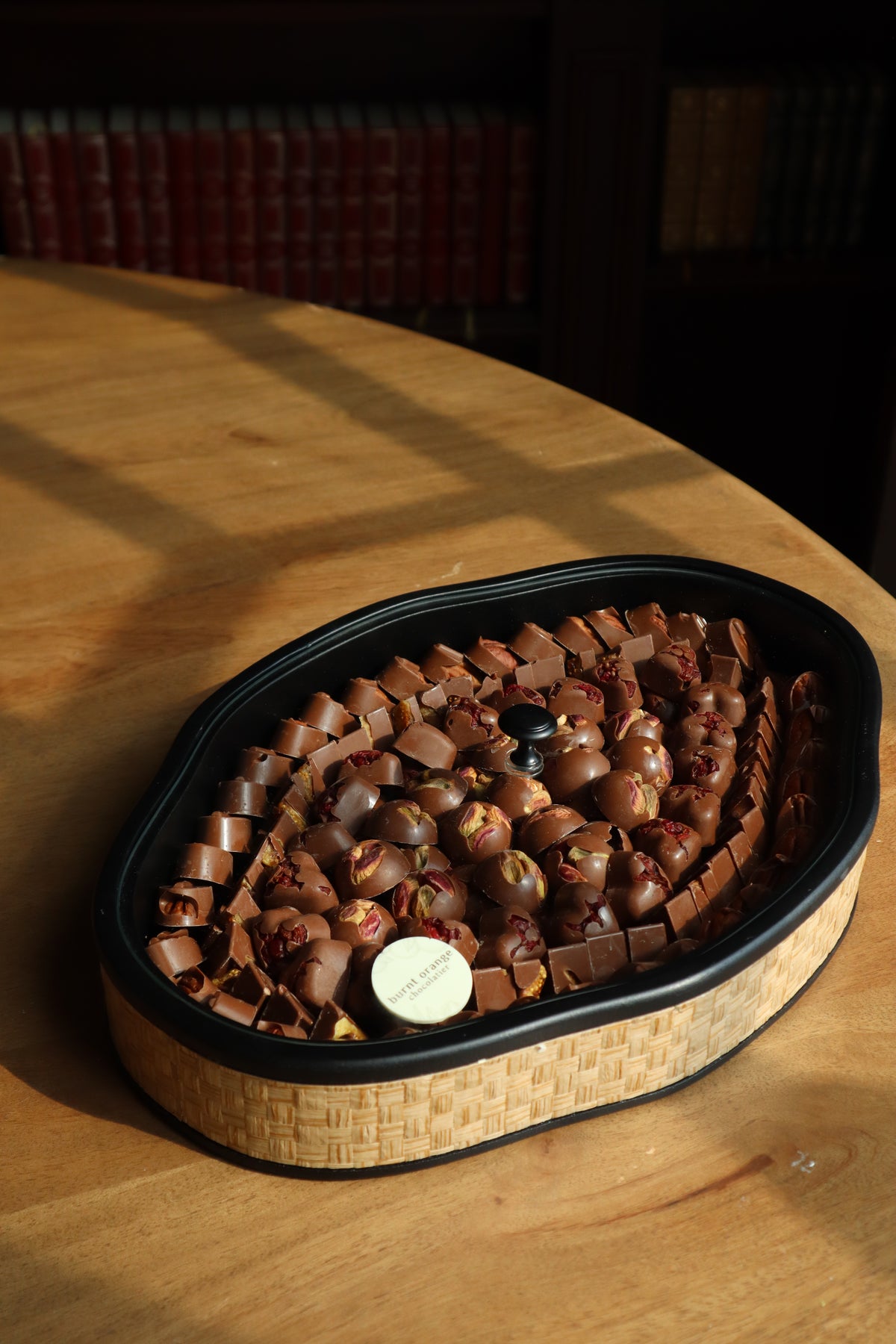 Rattan Praline Nuts & Dried Fruits